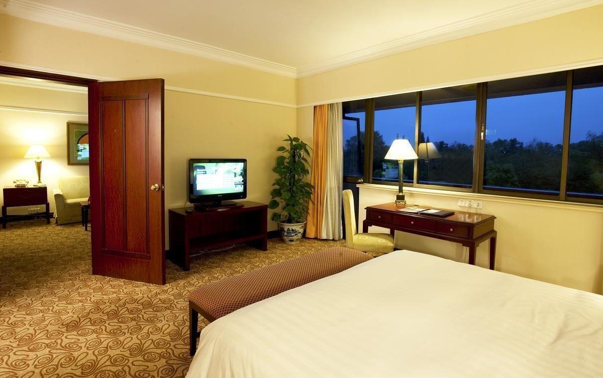Cypress Hotel Jin Jiang Шанхай Екстериор снимка