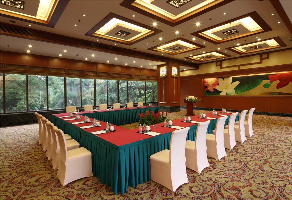 Cypress Hotel Jin Jiang Шанхай Екстериор снимка