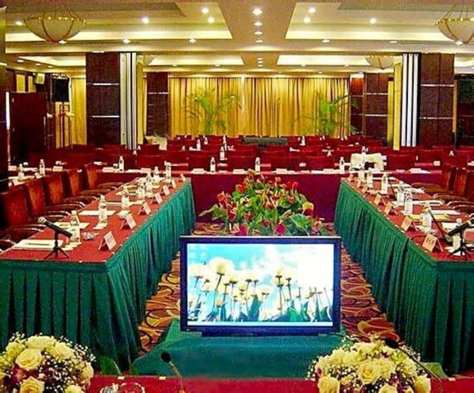 Cypress Hotel Jin Jiang Шанхай Екстериор снимка