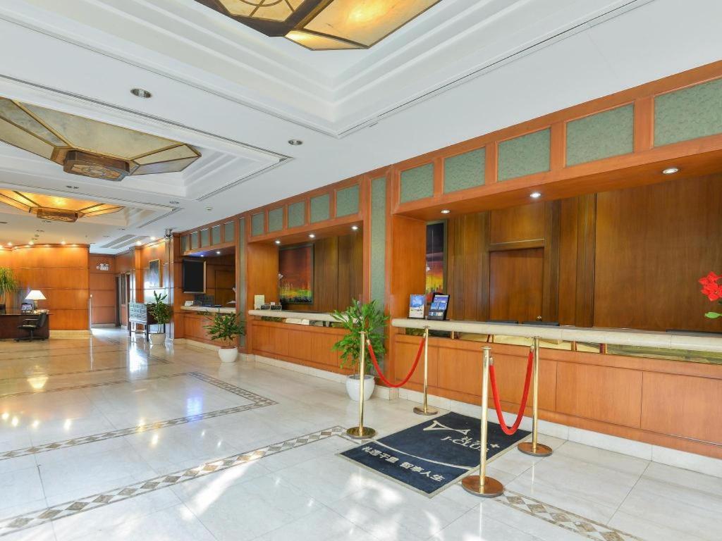 Cypress Hotel Jin Jiang Шанхай Екстериор снимка