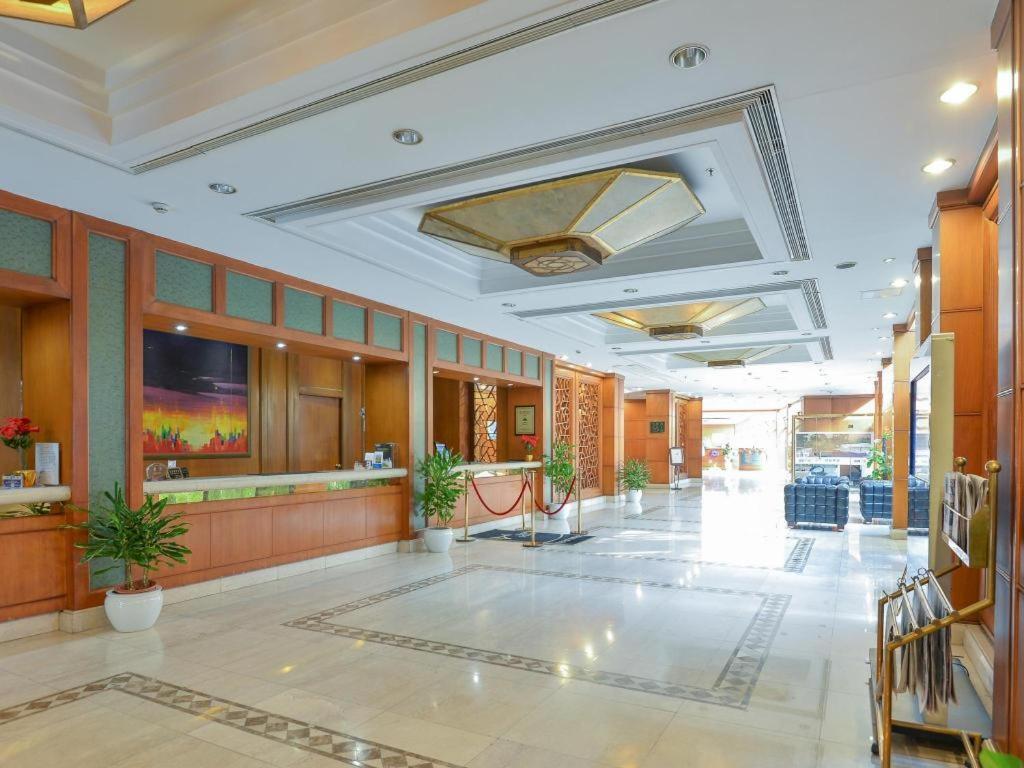 Cypress Hotel Jin Jiang Шанхай Екстериор снимка