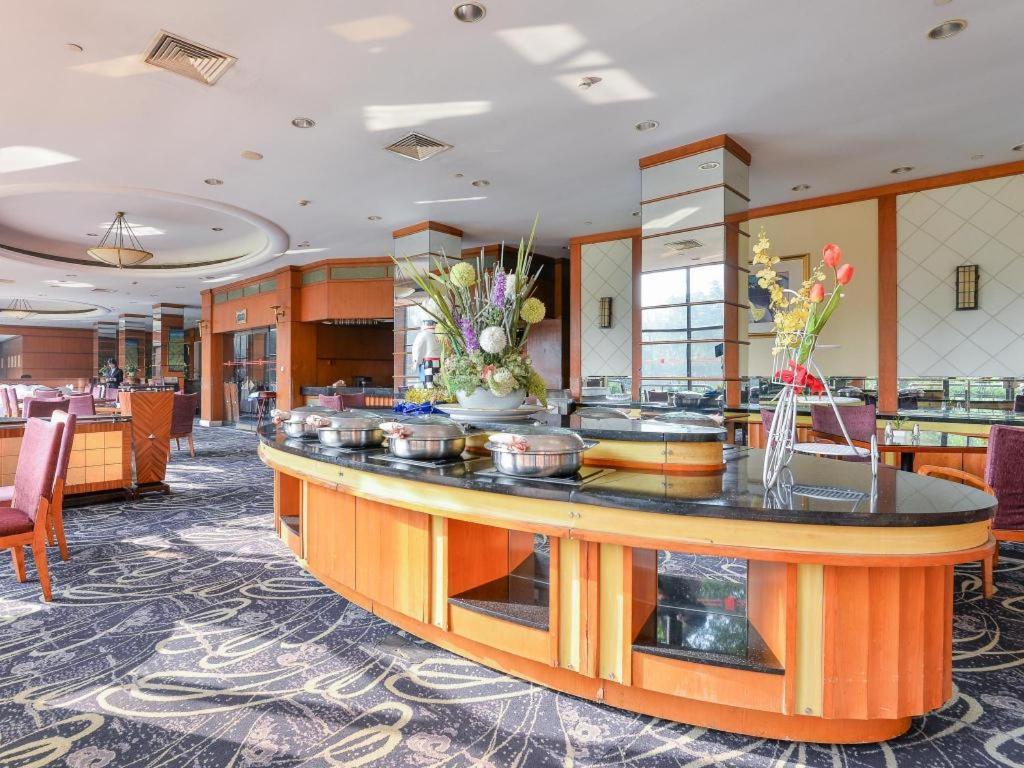 Cypress Hotel Jin Jiang Шанхай Екстериор снимка