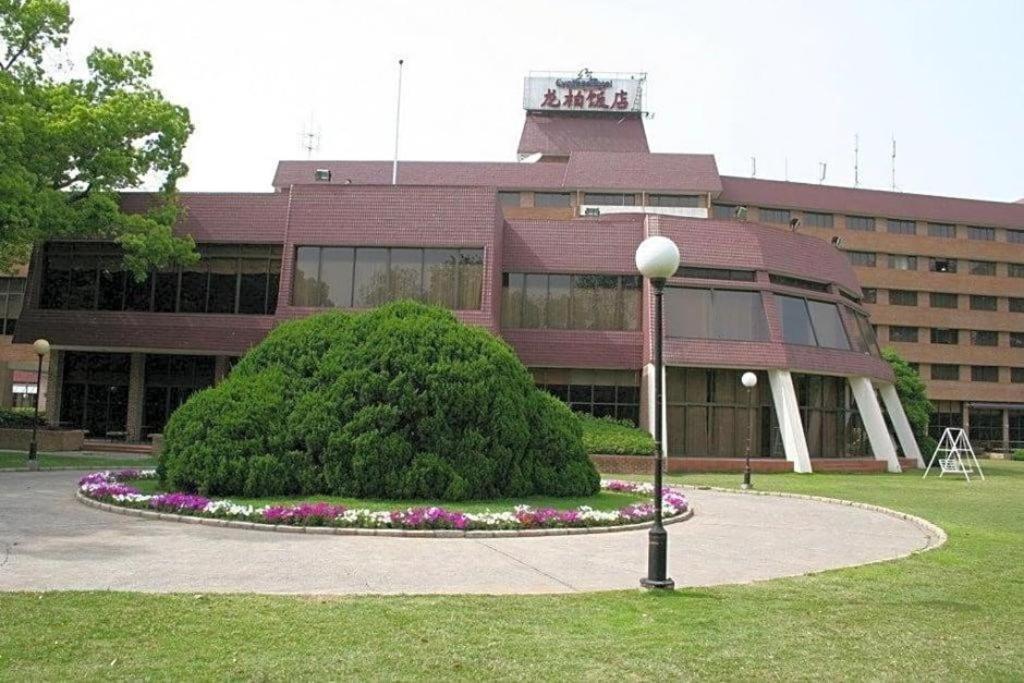 Cypress Hotel Jin Jiang Шанхай Екстериор снимка
