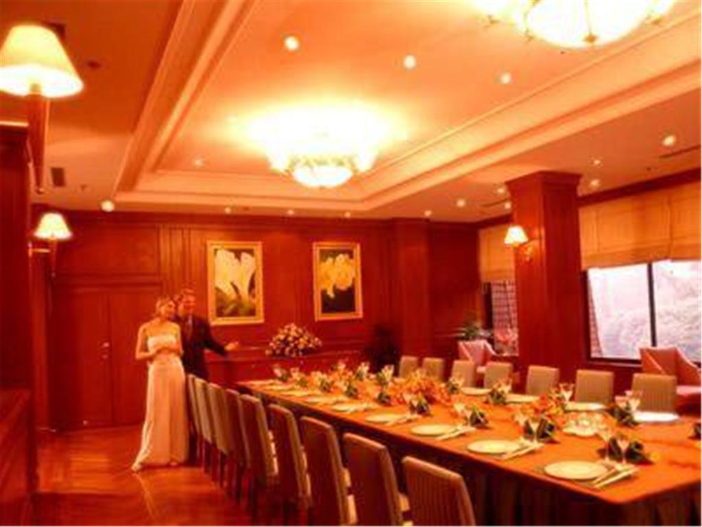 Cypress Hotel Jin Jiang Шанхай Екстериор снимка