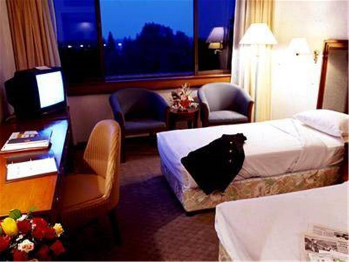 Cypress Hotel Jin Jiang Шанхай Екстериор снимка